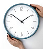 Часы настенные Floyd, голубые с белым с нанесением логотипа