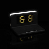 Часы настольные с беспроводным зарядным устройством Pitstop, черные с нанесением логотипа